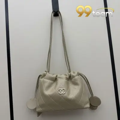 CHANEL | Item ID: 01799