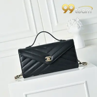 CHANEL | Item ID: 01690