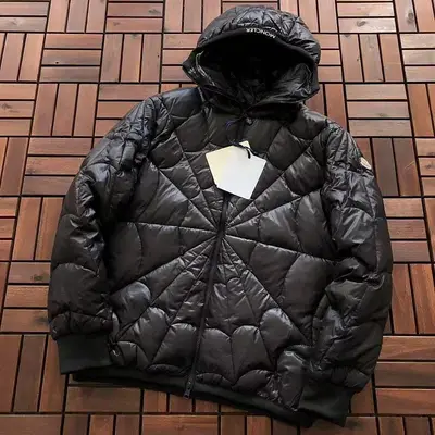 MONCLER Jacke