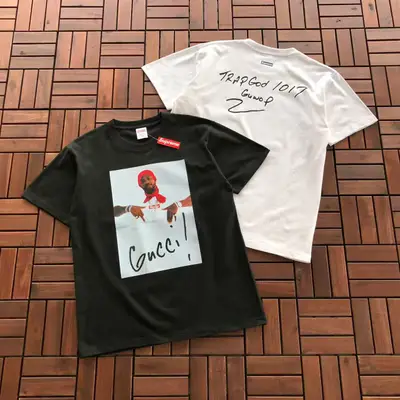 SUPREME T-Shirt