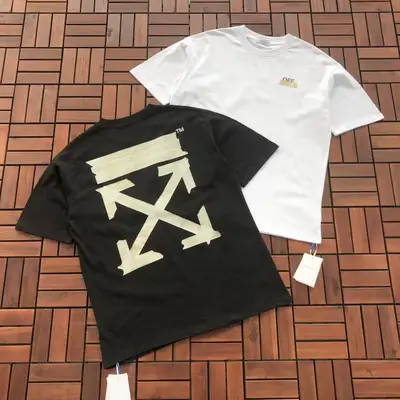 OFF-WHITE T-Shirt