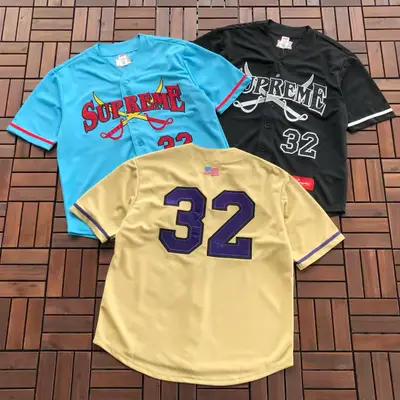 SUPREME T-Shirt