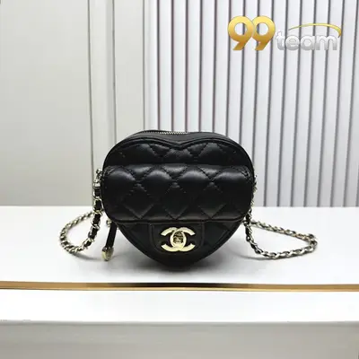 CHANEL | Item ID: 00331