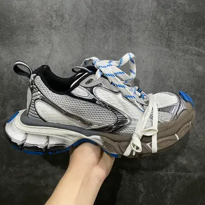 BALENCIAGA