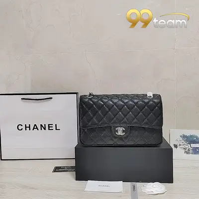CHANEL | Item ID: 01740
