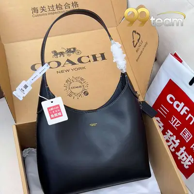 COACH | Item ID: 04677