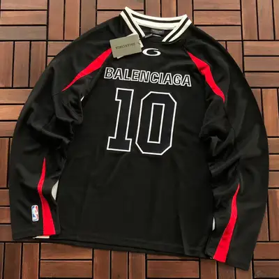 BALENCIAGA