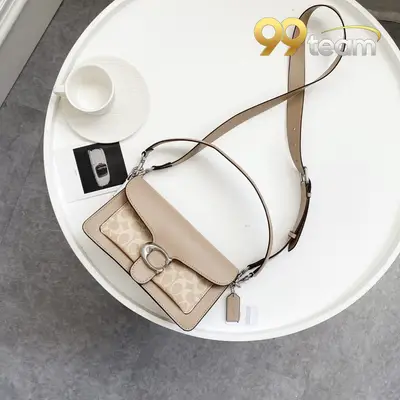 COACH | Item ID: 04786