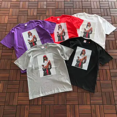 SUPREME T-Shirt