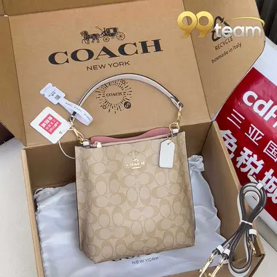 COACH | Item ID: 05228