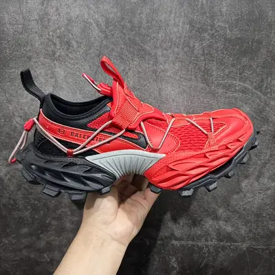 BALENCIAGA