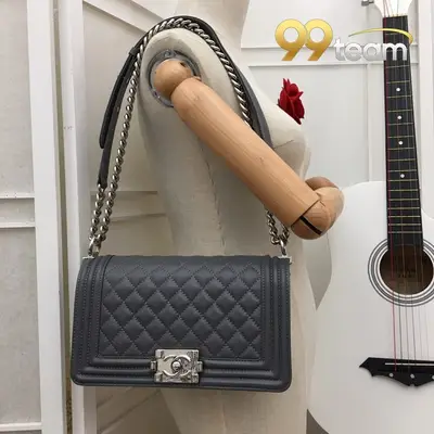 CHANEL | Item ID: 00945