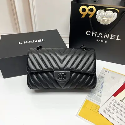 CHANEL | Item ID: 01012