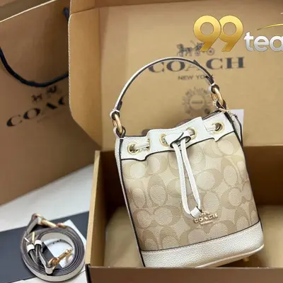 COACH | Item ID: 04470