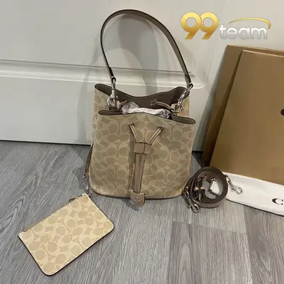 COACH | Item ID: 05065