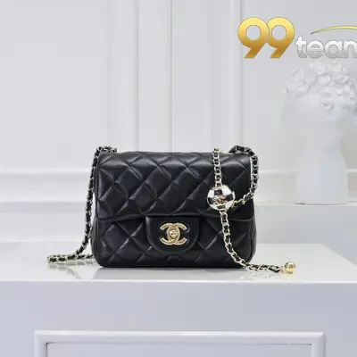 CHANEL | Item ID: 02715