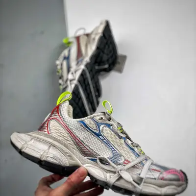 BALENCIAGA