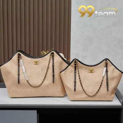CHANEL | Item ID: 01811