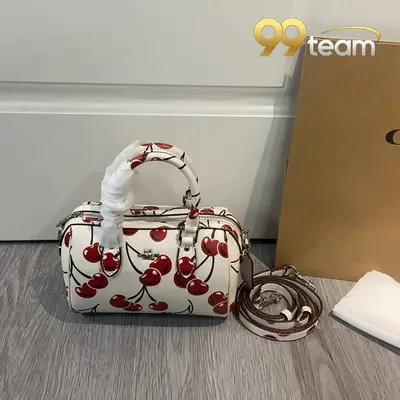 COACH | Item ID: 04989