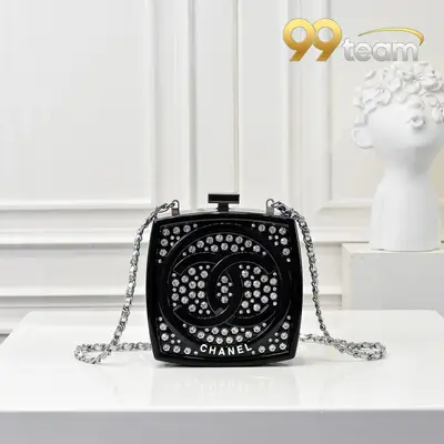 CHANEL | Item ID: 02730