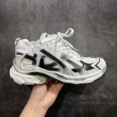 BALENCIAGA