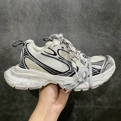 BALENCIAGA