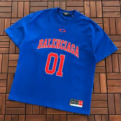 BALENCIAGA T-Shirt