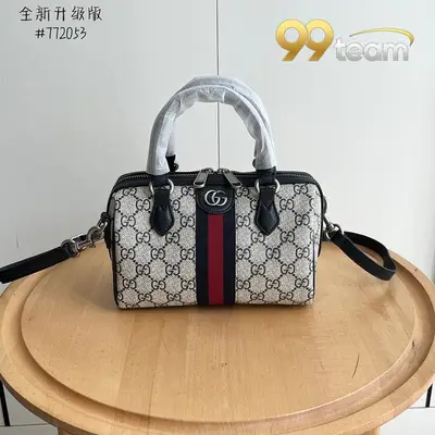 GUCCI | Item ID: 16093