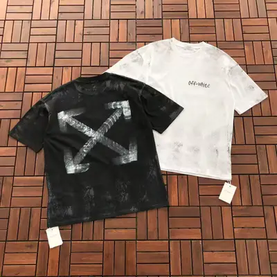 OFF-WHITE T-Shirt