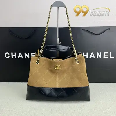CHANEL | Item ID: 00694