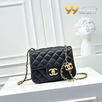 CHANEL | Item ID: 02043