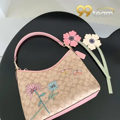 COACH | Item ID: 04772