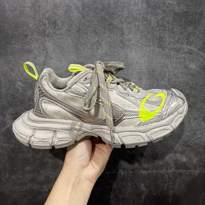 BALENCIAGA