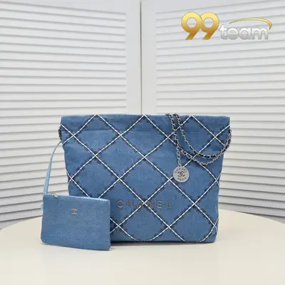 CHANEL | Item ID: 02585