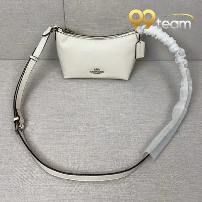 COACH | Item ID: 04901
