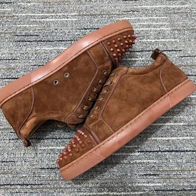 LOUBOUTINS