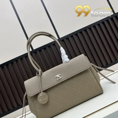 CHANEL | Item ID: 02127