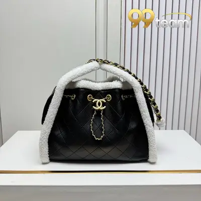 CHANEL | Item ID: 02277