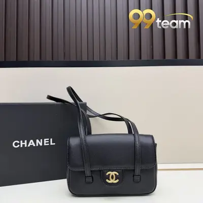 CHANEL | Item ID: 01941