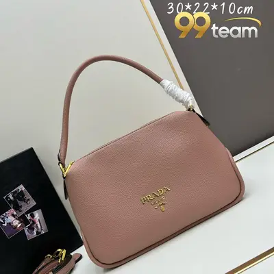 PRADA | Item ID: 09561