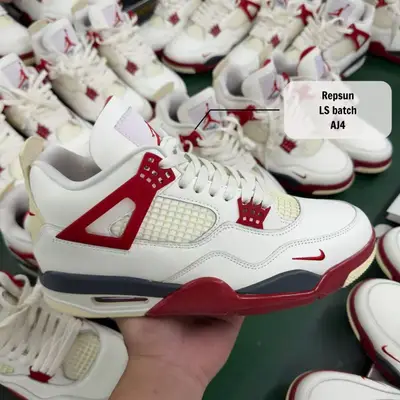 JORDAN 4