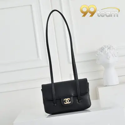 CHANEL | Item ID: 01609