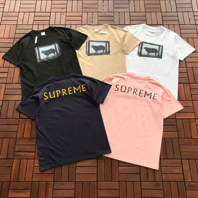 SUPREME T-Shirt