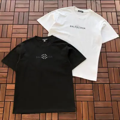 BALENCIAGA T-Shirt