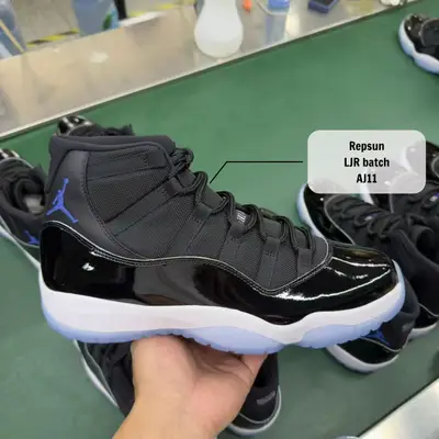 JORDAN 11