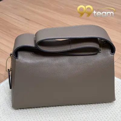COACH | Item ID: 04567