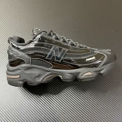 NEW BALANCE 1906R