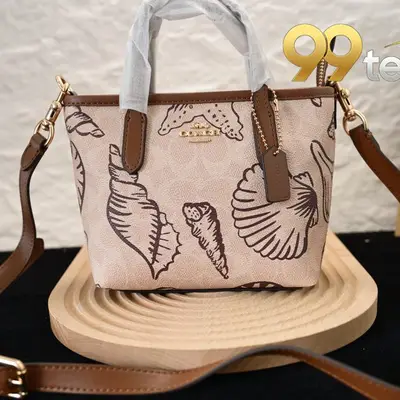 COACH | Item ID: 04974
