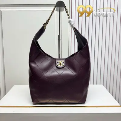 CHANEL | Item ID: 02272