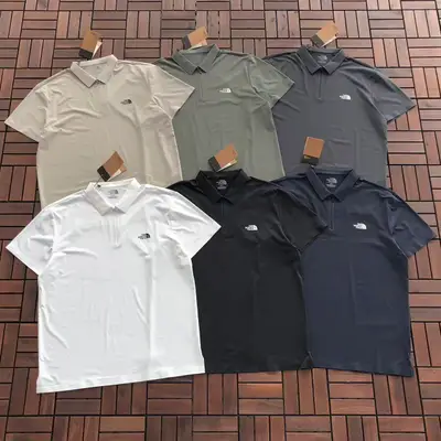 THE NORTH FACE T-Shirt